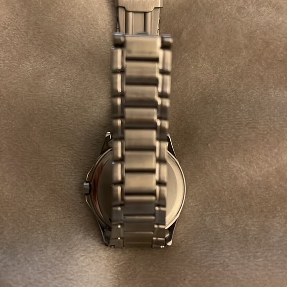 **SOLD ELSEWHERE** Casio - (Quartz) Silver Watch w/ Black Face - Picture 7 of 12